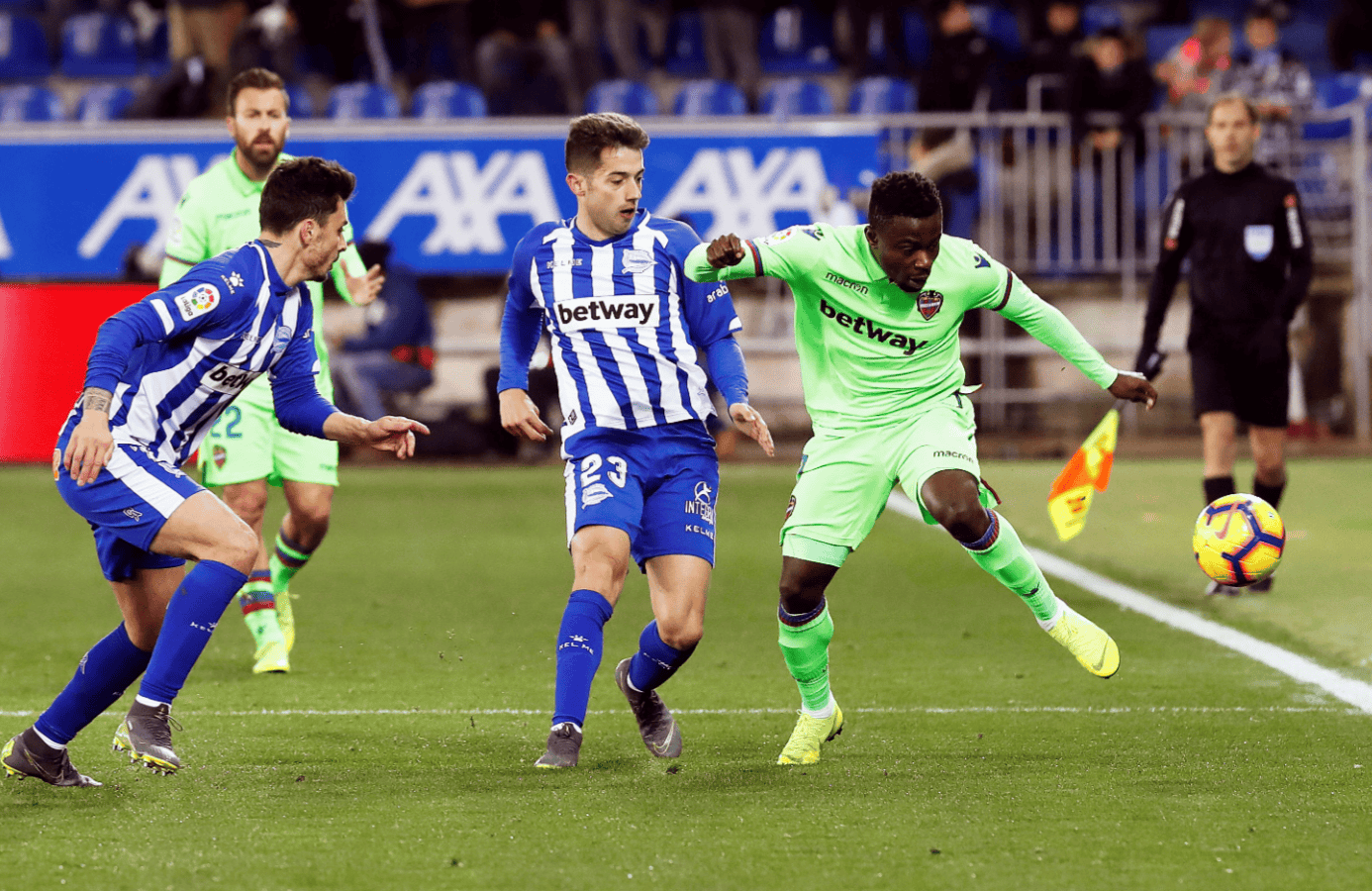 包含阿拉维斯中场控球稳：引领球队连胜的词条